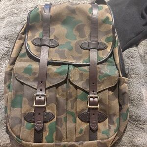Filson Waxed Rugged Twill Rucksack
